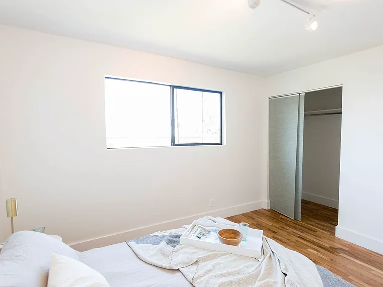 1920 Clinton St #7 — Photo 7