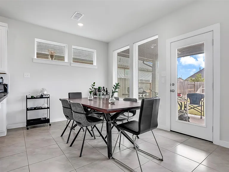 7218 Clearwater Cove Dr — Photo 8