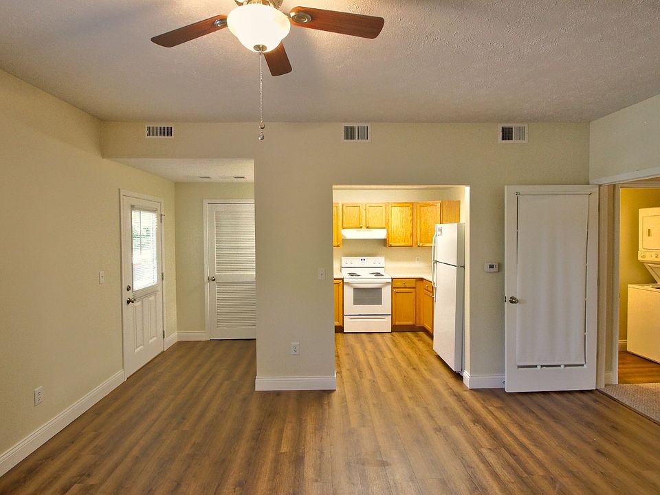 1st image of 3070 E Covenanter Dr