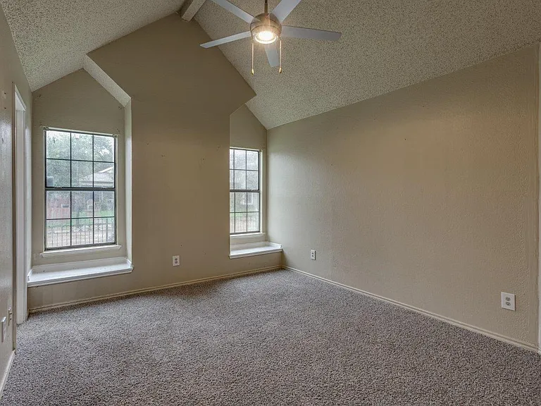 10611 Woodleaf Dr — Photo 21