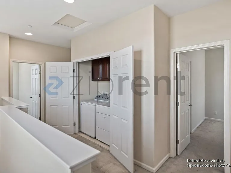 1076 Sapphire Ter — Photo 23