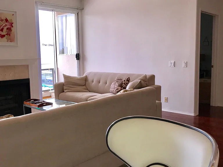 8349 Blackburn Ave #302 — Photo 220