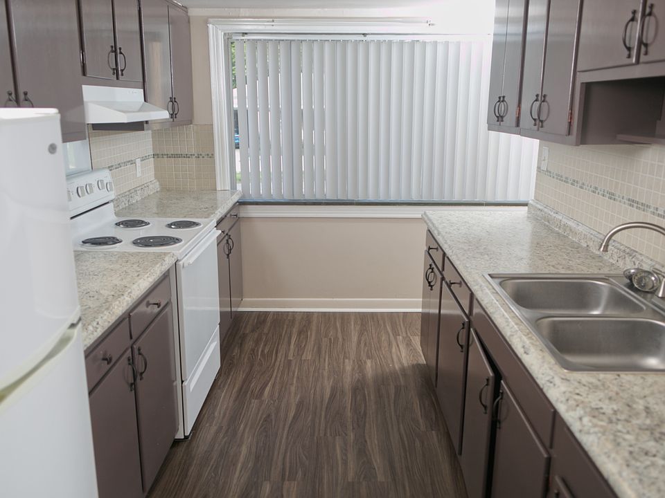 1st image of 206 S Elm St #O