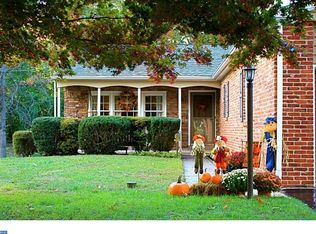 660 Old School House Dr, Springfield, PA 19064