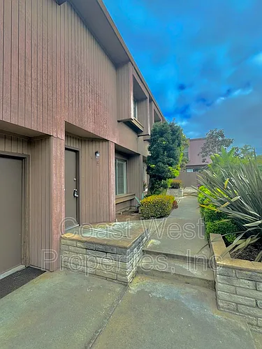 129 Jupiter St E Photo 1