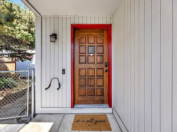 3rd image of 602 SE 130th Ct