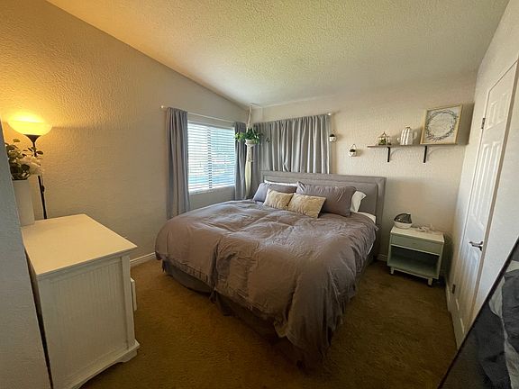 3rd image of 78650 Avenue 42 APT 1016