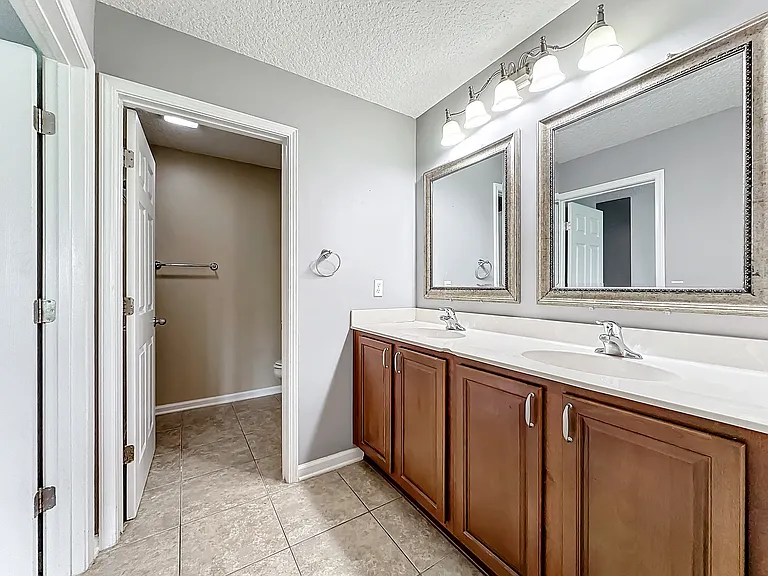 11383 Emilys Crossing Ct — Photo 33
