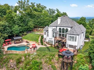9605 Mountain Lake Dr, Ooltewah, TN 37363