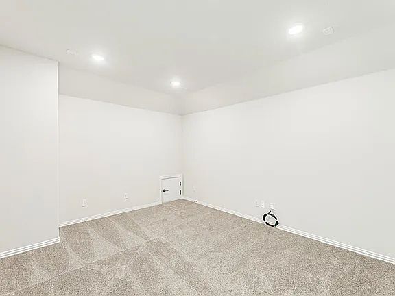 5th image of 1010 Ridgehurst Rd
