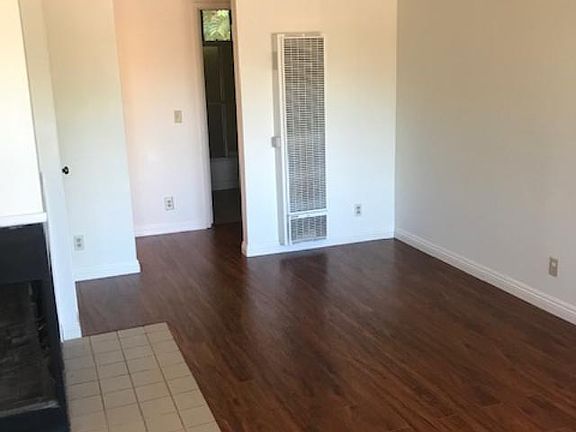 5th image of 4193 Greenbush Ave #2