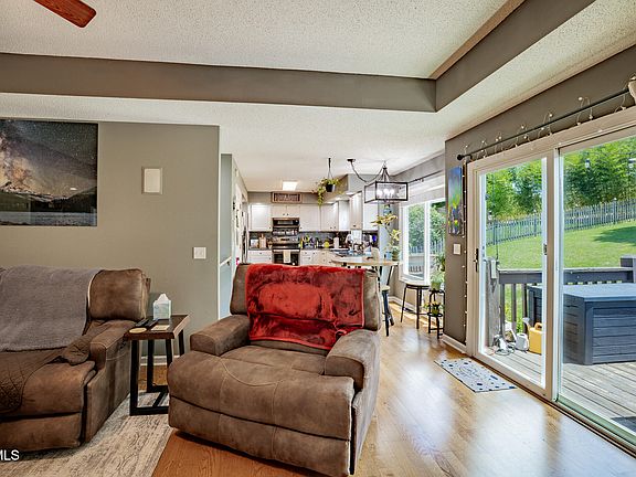 5th image of 606 Steeplechase Dr