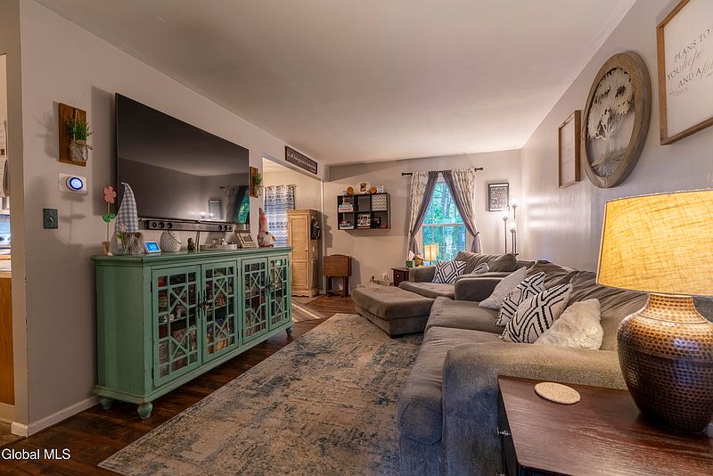 4th image of 310 Caribou Court