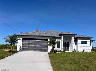 1261 NE 40th St, Cape Coral, FL 33909
