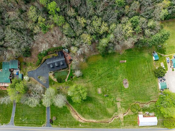 3rd image of 1297 Harbin Hill Rd