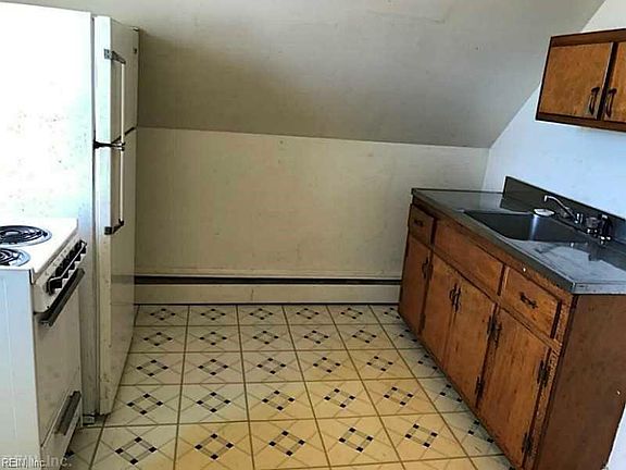 3rd image of 1033 Redgate Ave APT 3