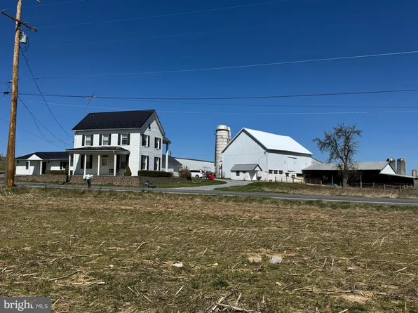 1423 Mason Dixon Rd, Greencastle, PA 17225