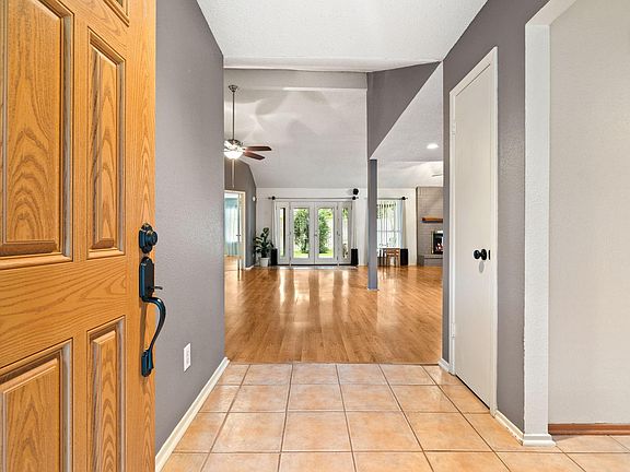 4th image of 2811 Whispering Springs Dr