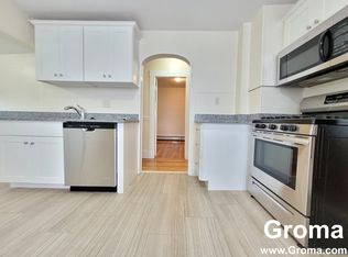 122 Gladstone St #D, Boston, MA 02128