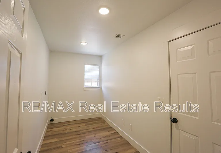 2901 SW 8th St — Photo 26