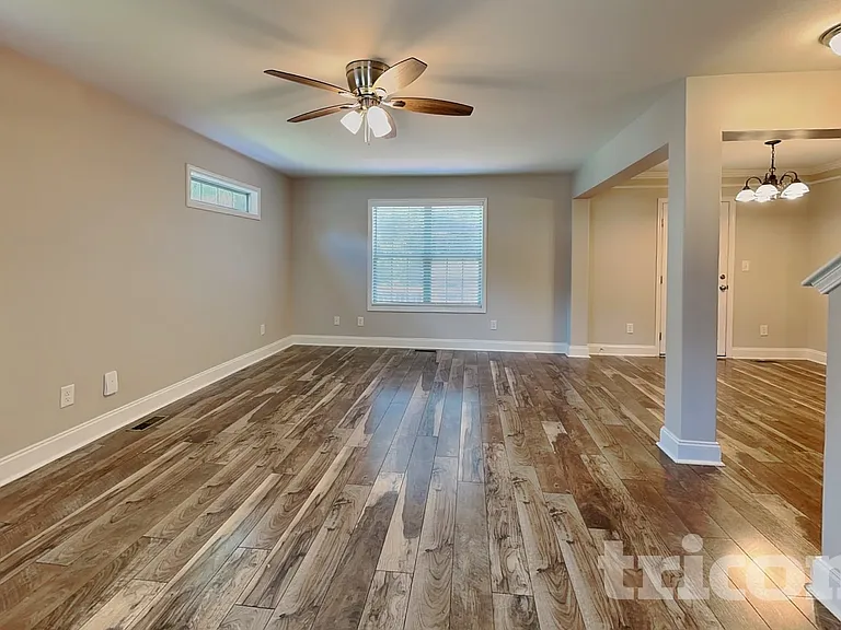 515 Magnolia Dr — Photo 3