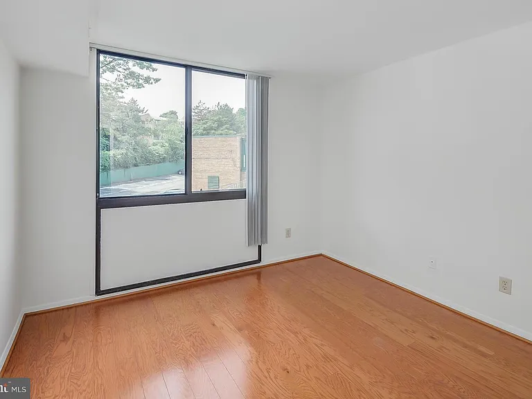 493 N Armistead St #203 — Photo 18