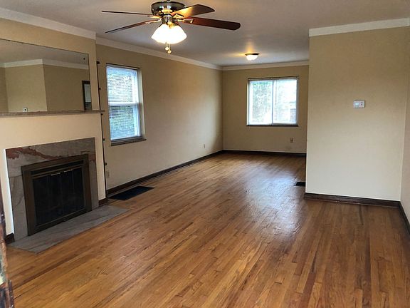 3rd image of 1748 Northwest Blvd