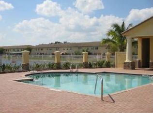 907 SW 152nd Ct, Miami, FL 33194