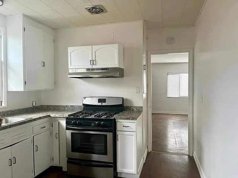 4525 San Carlos Ave — Photo 4
