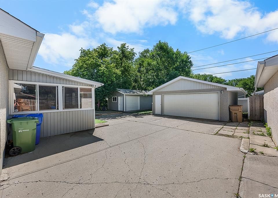 1st image of 621 20TH AVENUE E