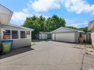 621 20th Ave E, Regina, SK S4N1J9