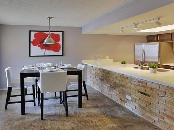 3rd image of 3414 Willowrun Dr #16-2
