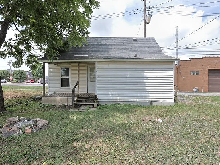 109 S 12th St #E — Photo 1