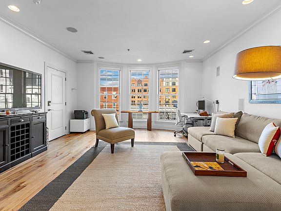 3rd image of 277 Grand St APT B