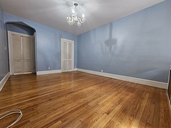 5th image of 20 Lawrence Ave #3
