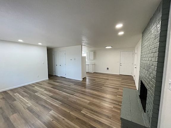 3rd image of 932 NE 21st Ave