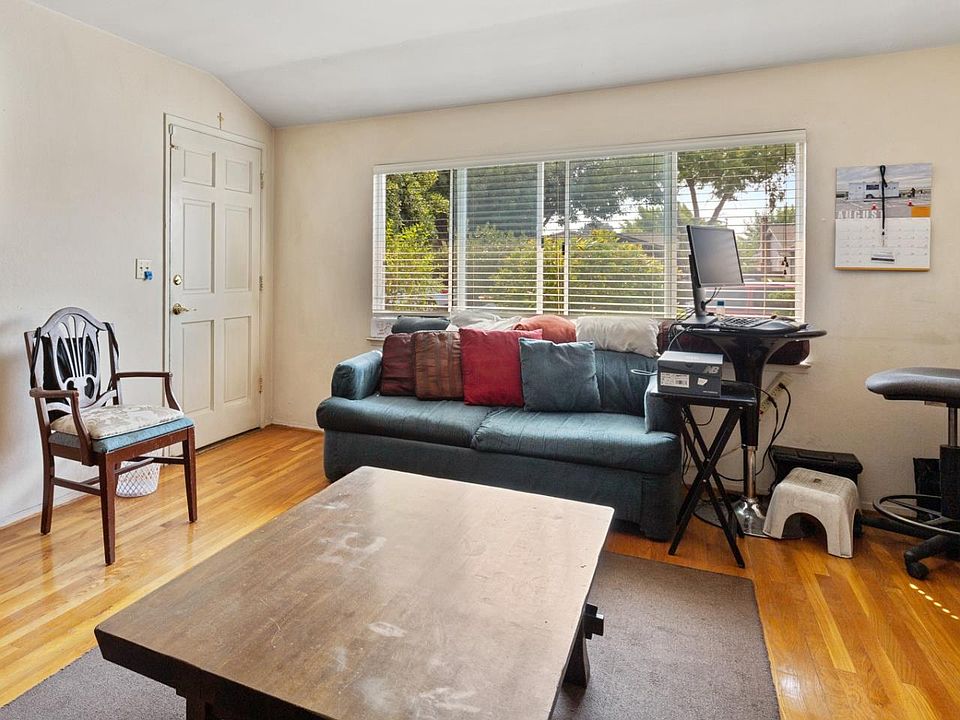 2nd image of 5580 Starcrest Dr