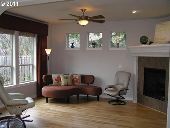5th image of 247 NE Ironcreek Pl