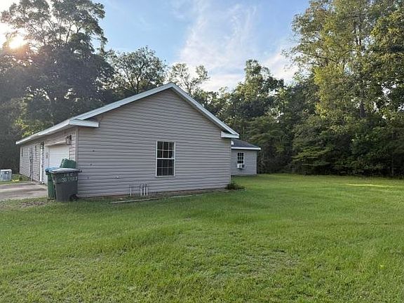 3rd image of 130 Blueberry Ln