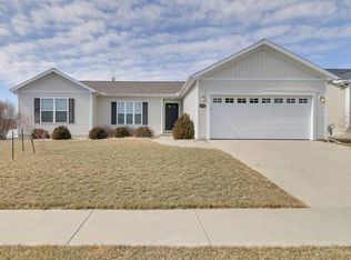 2907 Bardwell Rd, Bloomington, IL 61704