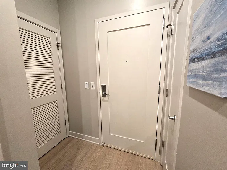 1320 Fenwick Ln #6 — Photo 20