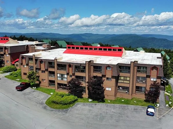 207 Snowcrest #B, Snowshoe, WV 26209