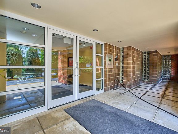 3rd image of 301 S Reynolds St APT 215