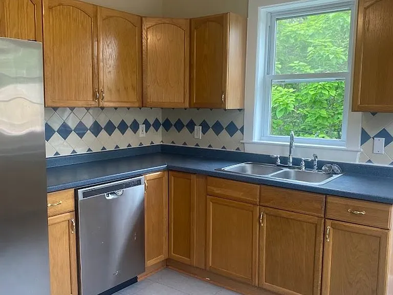 1514 Rutherford Ave — Photo 7