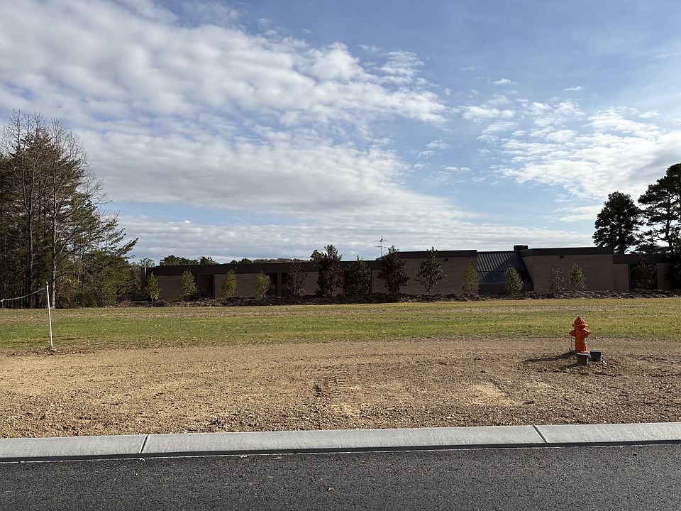 1st image of 61 Northside Dr