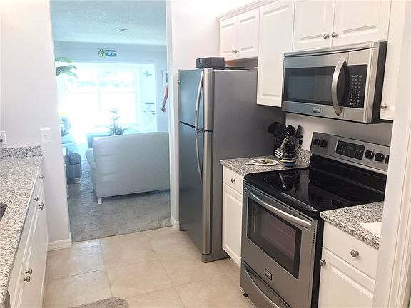 5th image of 600 E Lake Jasmine Cir APT 105
