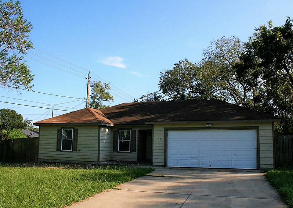 1st image of 210 N 3rd St
