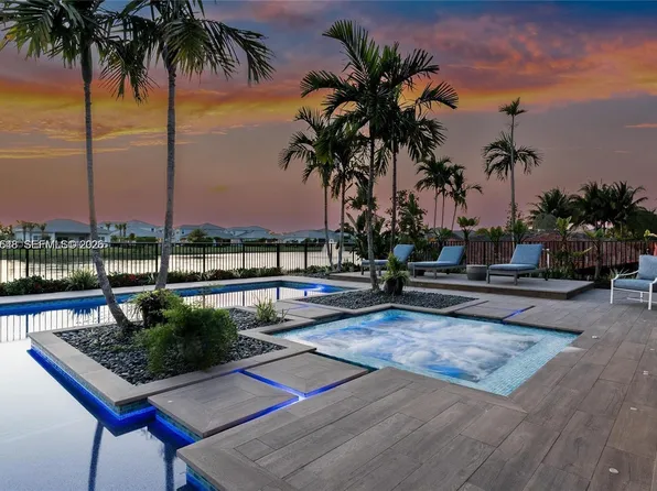 9369 Crestview Cir, Palm Beach Gardens, FL 33412