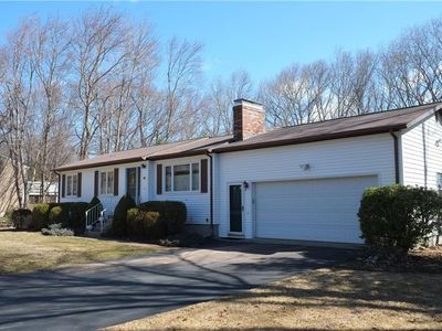 40 Carrie Ann Dr, Cranston, RI, 02921