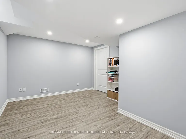 100 Springstead Ave — Photo 36
